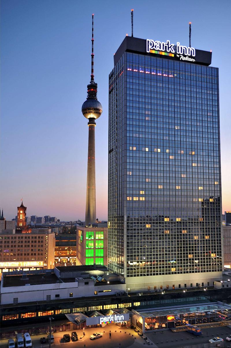 Park Inn by Radisson Berlin Alexanderplatz - Genel