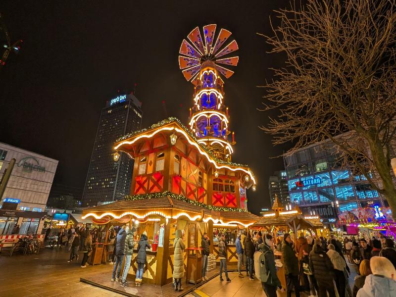 Park Inn by Radisson Berlin Alexanderplatz - Genel
