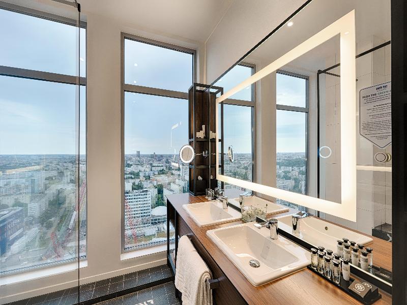 Park Inn by Radisson Berlin Alexanderplatz - Oda
