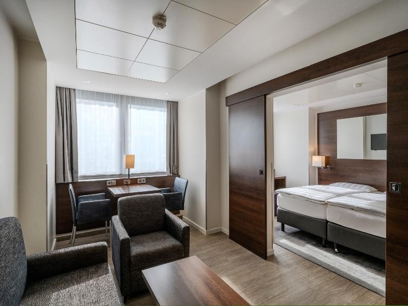Park Inn by Radisson Berlin Alexanderplatz - Oda
