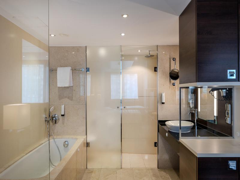 Park Inn by Radisson Berlin Alexanderplatz - Oda