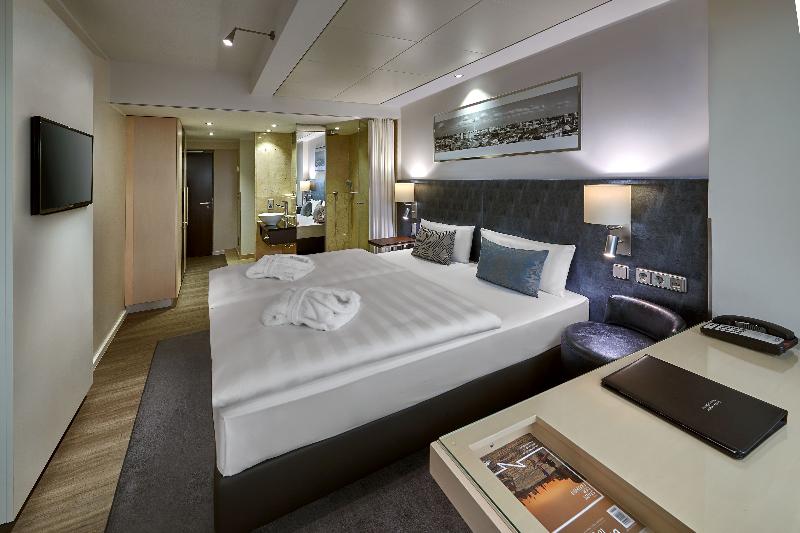Park Inn by Radisson Berlin Alexanderplatz - Oda