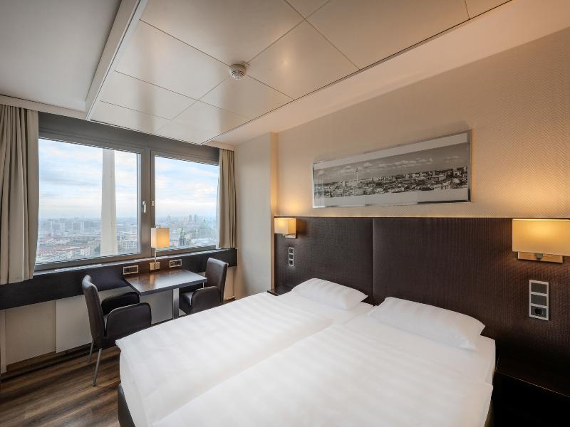 Park Inn by Radisson Berlin Alexanderplatz - Oda