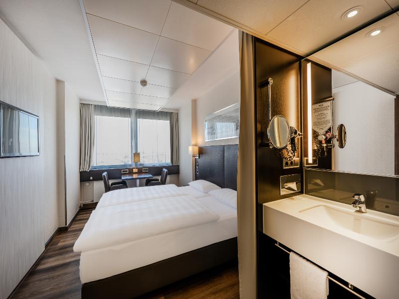 Park Inn by Radisson Berlin Alexanderplatz - Oda