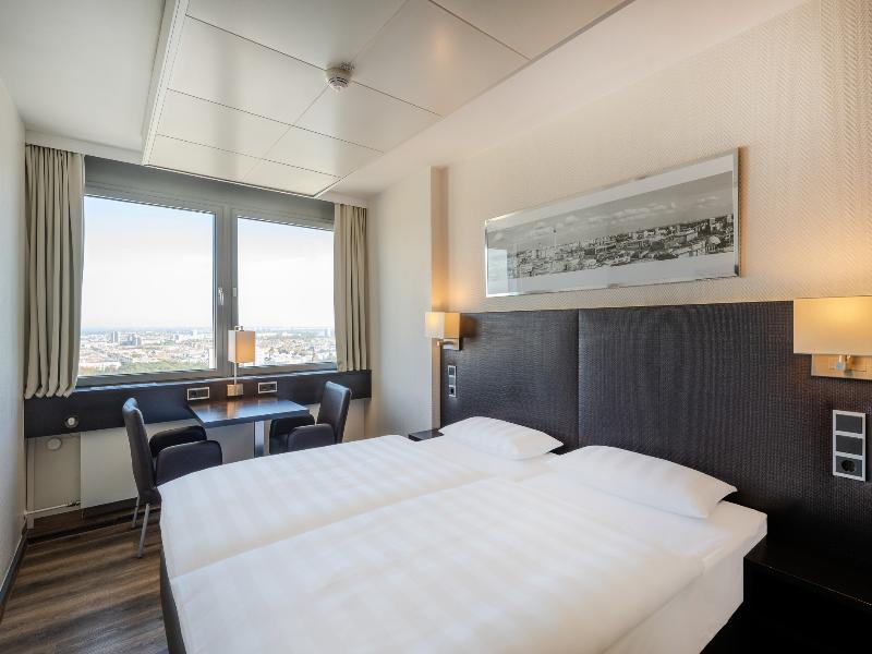 Park Inn by Radisson Berlin Alexanderplatz - Oda