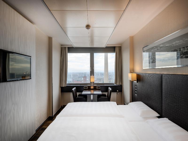 Park Inn by Radisson Berlin Alexanderplatz - Oda