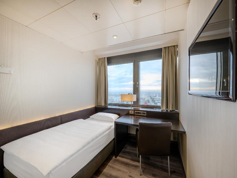 Park Inn by Radisson Berlin Alexanderplatz - Oda