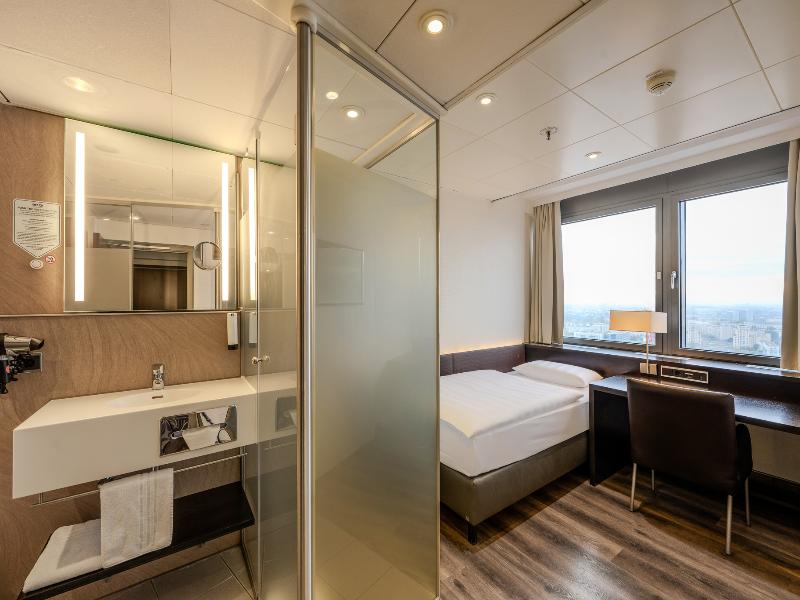 Park Inn by Radisson Berlin Alexanderplatz - Oda