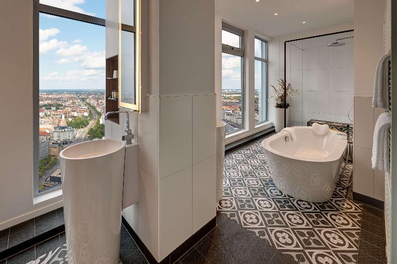 Park Inn by Radisson Berlin Alexanderplatz - Oda