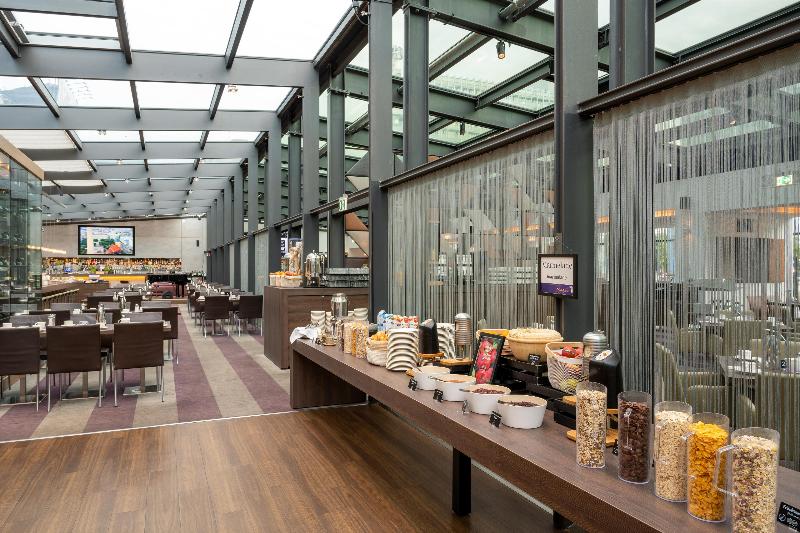 Park Inn by Radisson Berlin Alexanderplatz - Restoran
