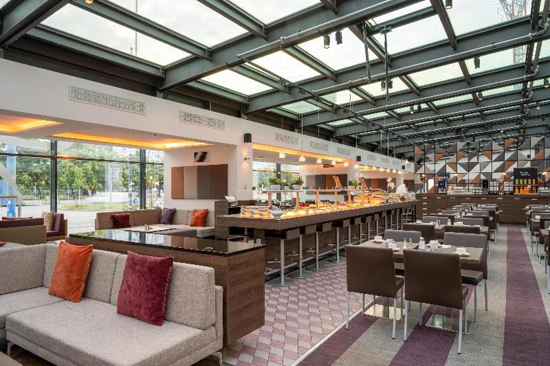 Park Inn by Radisson Berlin Alexanderplatz - Restoran