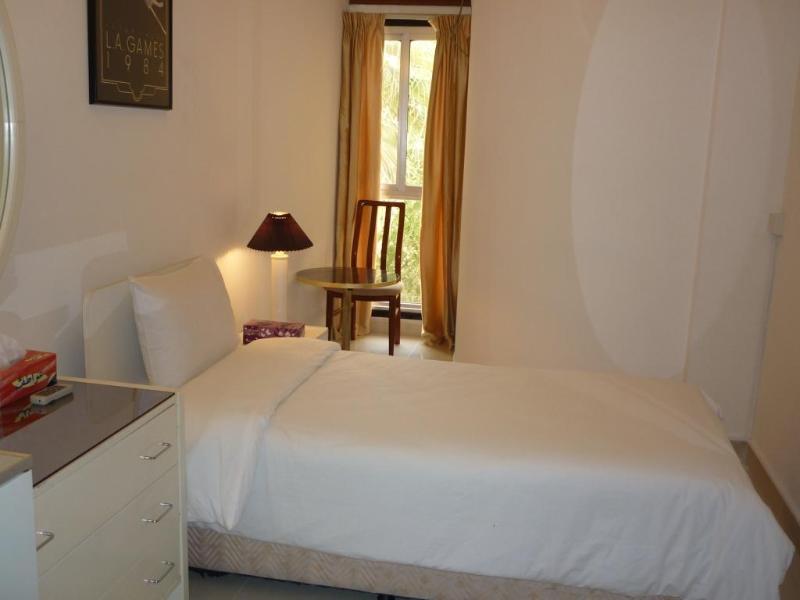 Qurum Beach Hotel - Oda