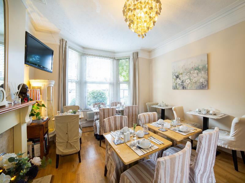 OYO Lina Guest House - Restoran