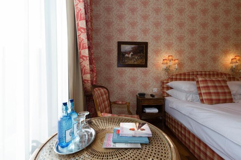 Romantik Hotel Europe - Genel
