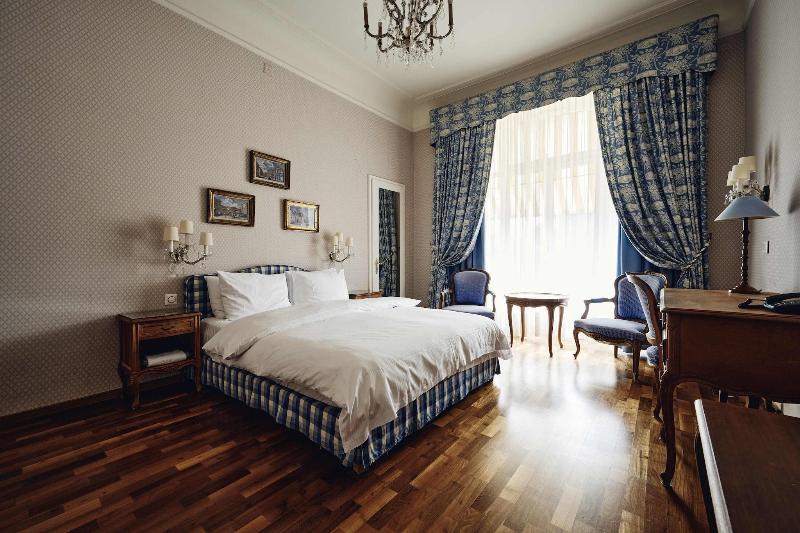 Romantik Hotel Europe - Oda