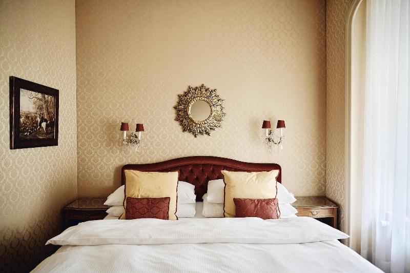 Romantik Hotel Europe - Oda