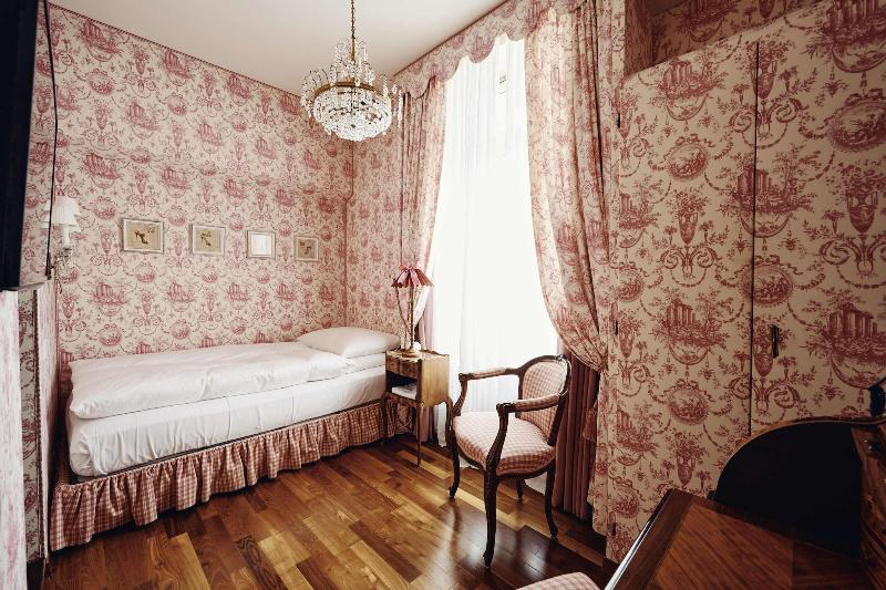 Romantik Hotel Europe - Oda