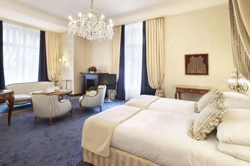 Romantik Hotel Europe - Oda