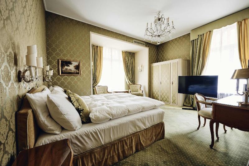 Romantik Hotel Europe - Oda