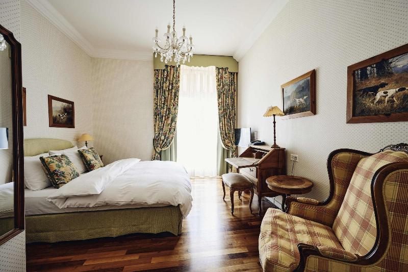 Romantik Hotel Europe - Oda