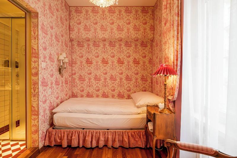 Romantik Hotel Europe - Oda
