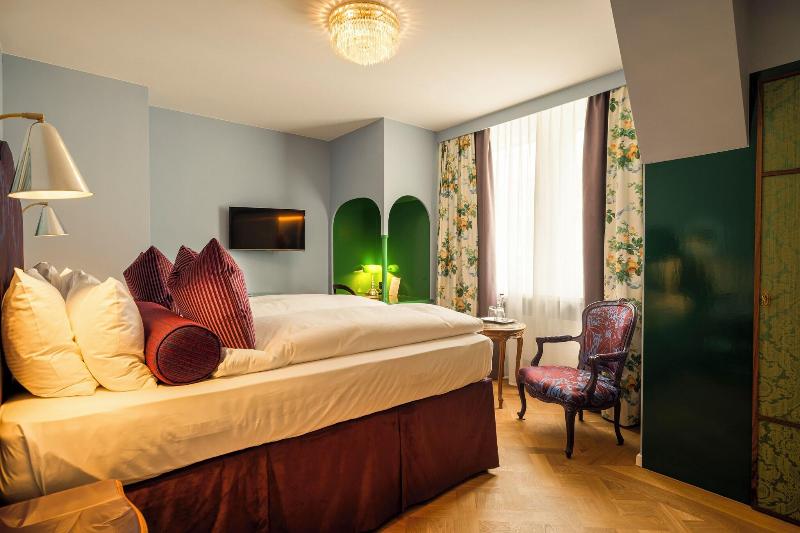 Romantik Hotel Europe - Oda