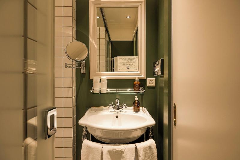 Romantik Hotel Europe - Oda