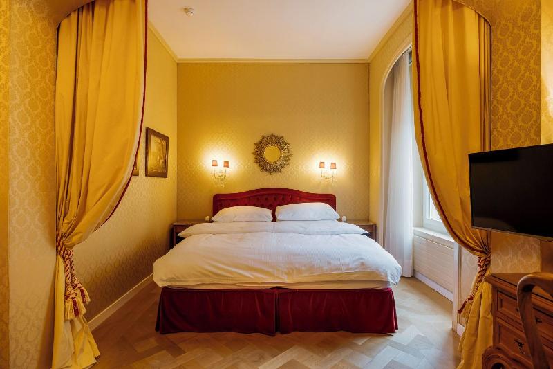 Romantik Hotel Europe - Oda