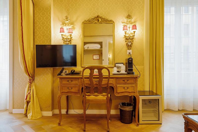 Romantik Hotel Europe - Oda