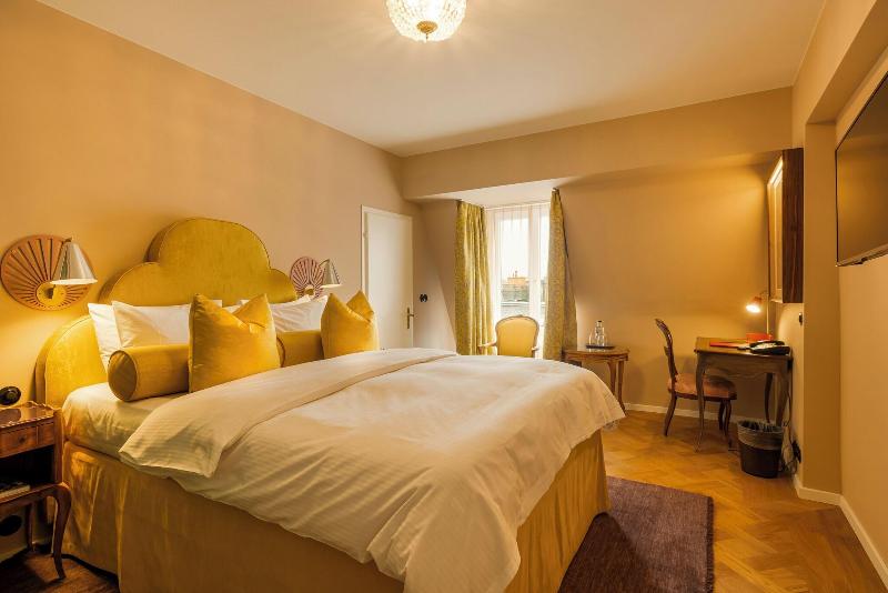Romantik Hotel Europe - Oda