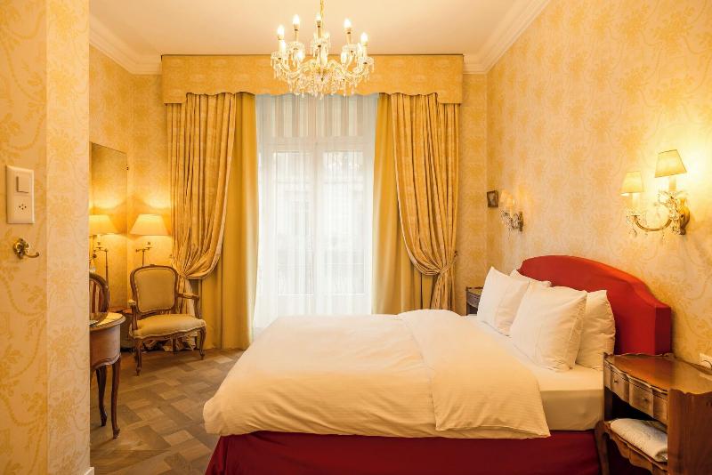 Romantik Hotel Europe - Oda
