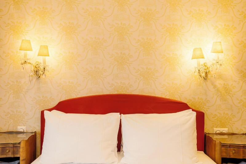 Romantik Hotel Europe - Oda