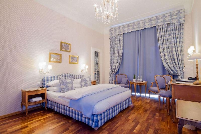 Romantik Hotel Europe - Oda