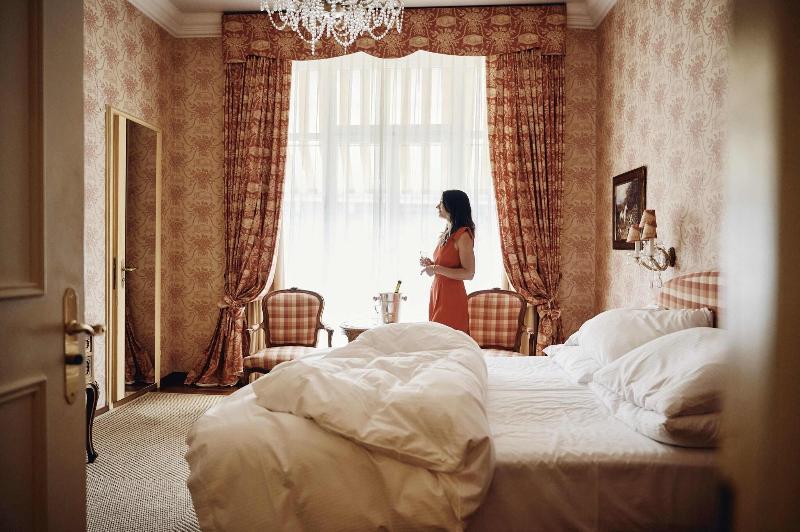 Romantik Hotel Europe - Oda