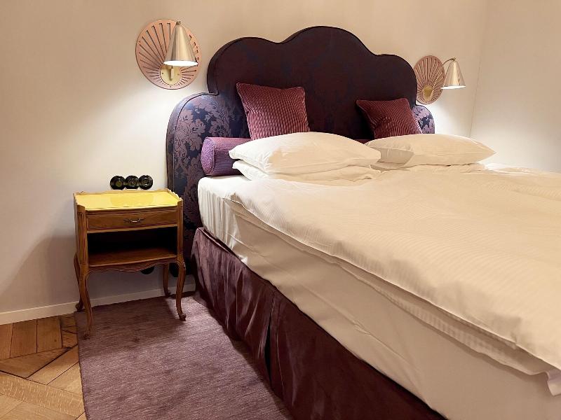 Romantik Hotel Europe - Oda