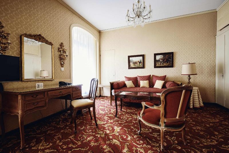 Romantik Hotel Europe - Oda