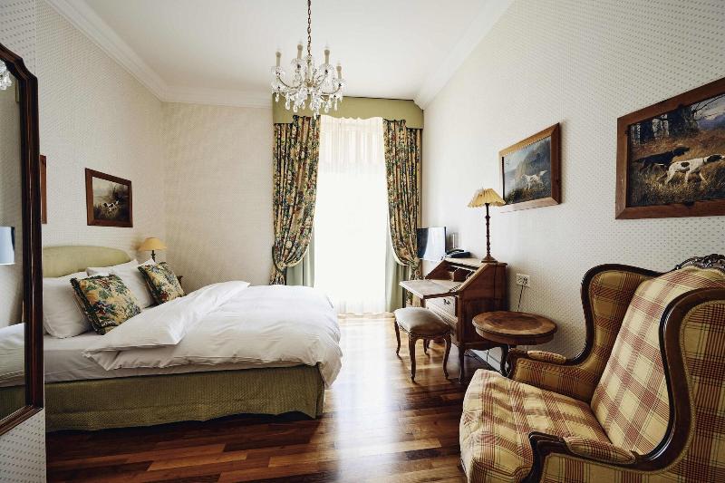Romantik Hotel Europe - Oda