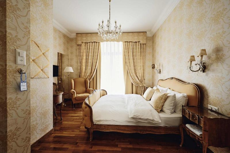 Romantik Hotel Europe - Oda
