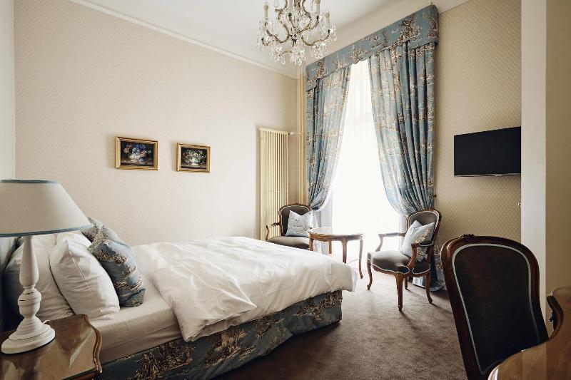 Romantik Hotel Europe - Oda