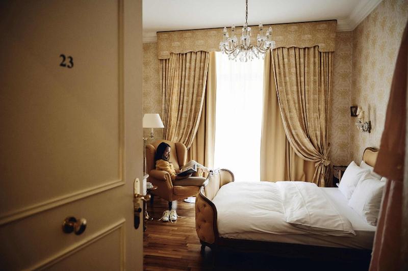 Romantik Hotel Europe - Oda
