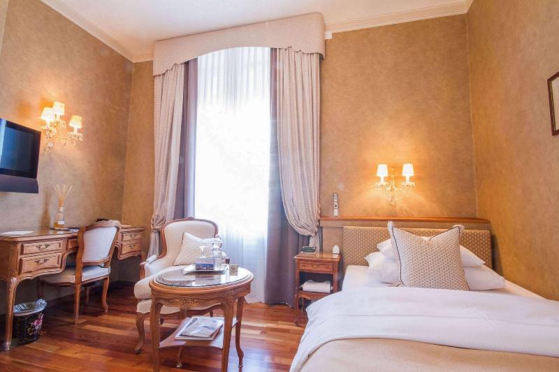 Romantik Hotel Europe - Oda