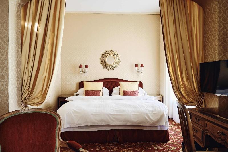 Romantik Hotel Europe - Oda