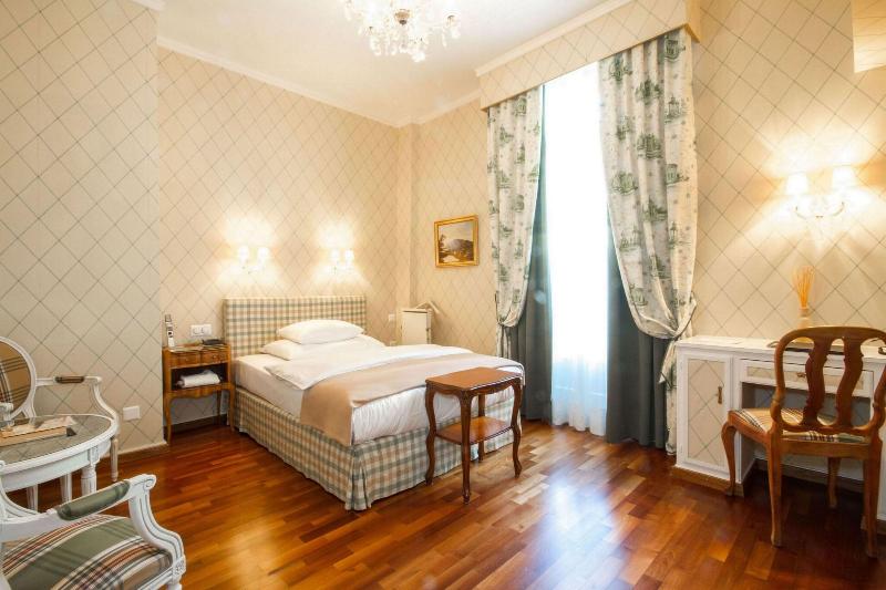 Romantik Hotel Europe - Oda