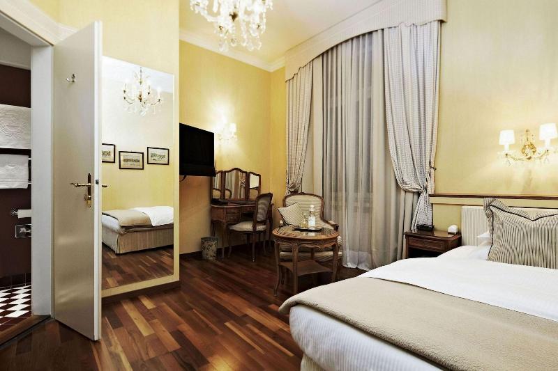 Romantik Hotel Europe - Oda