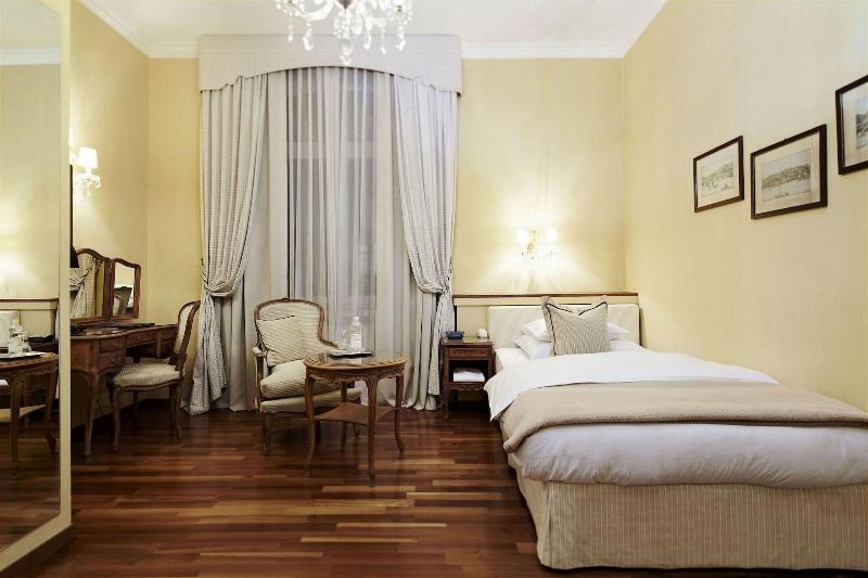 Romantik Hotel Europe - Oda