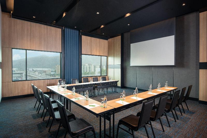Holiday Inn & Suites Siracha Laemchabang - Toplantı