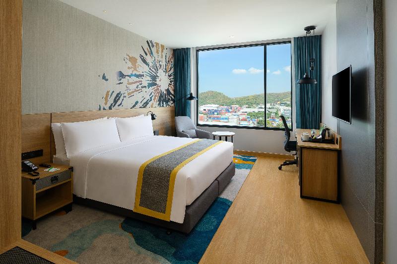 Holiday Inn & Suites Siracha Laemchabang - Oda
