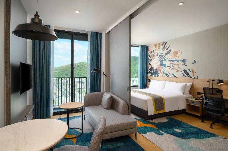 Holiday Inn & Suites Siracha Laemchabang - Oda