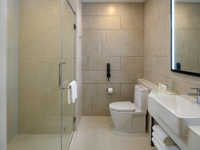 Holiday Inn & Suites Siracha Laemchabang - Oda