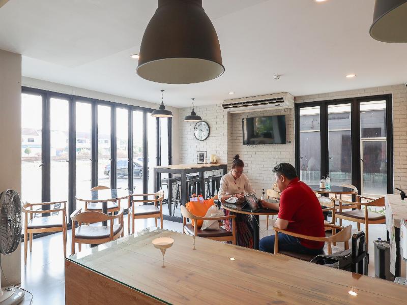 Easy Hotel - Lobi